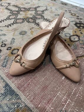 Coach Dakota Beige Pointed-Toe Slingback Flats with Gold Buckle size 8.5